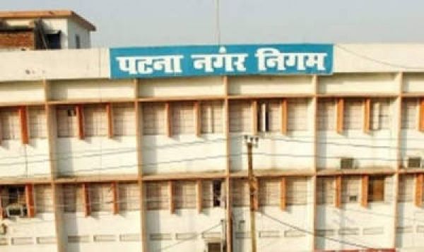 पटना में 'सड़क शत्रु' की हो रही पहचान, लग रहा जुर्माना