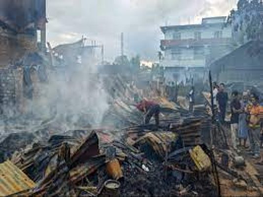 मणिपुर : बिष्णुपुर में झड़पों में 17 लोग घायल, इंफाल घाटी में फिर से कर्फ्यू लगा