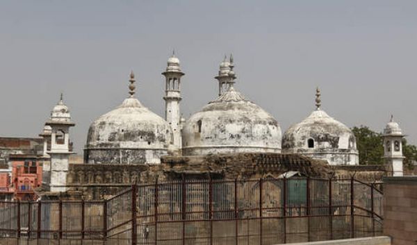 ज्ञानवापी में दूसरे दिन भी सर्वेक्षण जारी