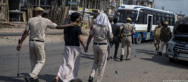 हरियाणा में हिंसा अभी भी जारी है