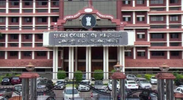 हॉस्‍टल में भेदभाव के खिलाफ 33 छात्राएं पहुंचीं केरल हाईकोर्ट