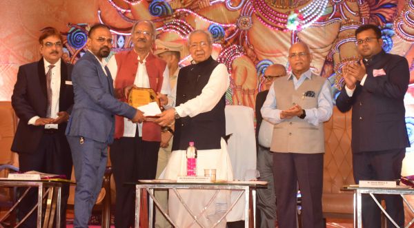 विवि केवल कक्षाओं और प्रयोगशालाओं का संग्रह न हो-राज्यपाल