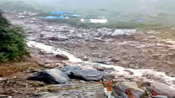 केदारनाथ पैदल मार्ग पर बड़ी लिंचलोली के पास बादल फटने से एक की मौत