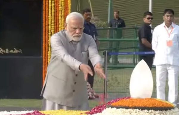 पीएम मोदी ने वाजपेयी की पुण्यतिथि पर श्रद्धांजलि अर्पित की