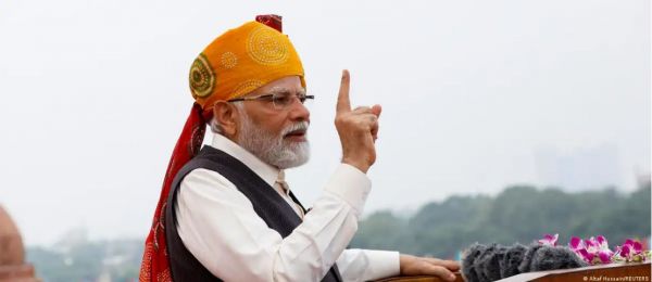 लाल किले से बोले मोदी: पूरा देश मणिपुर के साथ खड़ा है