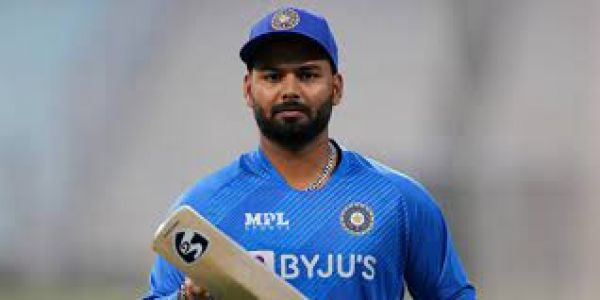 ऋषभ पंत ने नुमाइशी मैच में की बल्लेबाजी, हो रहा है सुधार