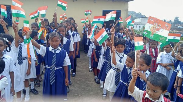 मदरसा बोर्ड सहित प्रदेश  के मदरसों में ध्वजारोहण