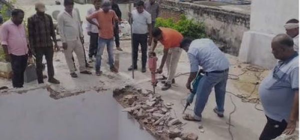 सतना में दुष्कर्म के आरोपी के मकान पर चली मशीन
