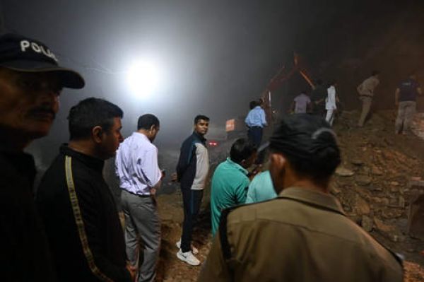 टिहरी भूस्खलन के बाद एसडीआरएफ ने मलबे से 5 शव निकाले