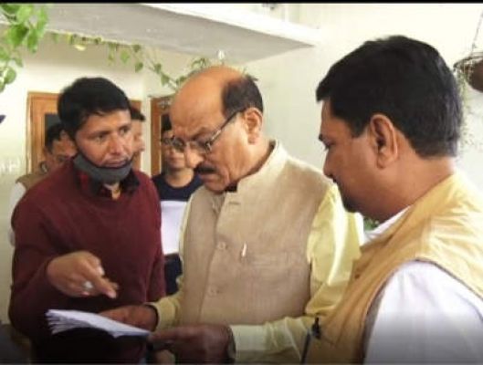 ऋषिकेश : चंद्रभागा नदी का जलस्तर बढ़ने से पुल का एप्रोच रोड दोनों तरफ से टूटा, कैबिनेट मंत्री सुबोध उनियाल ने किया निरीक्षण