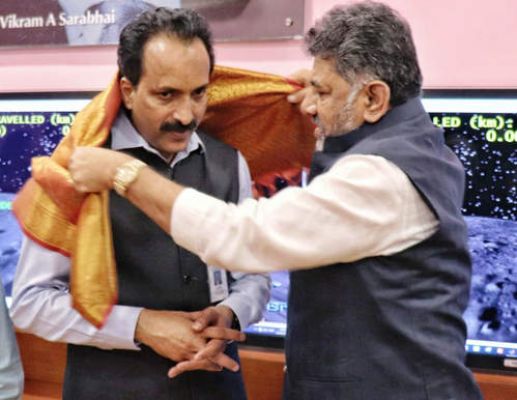 चंद्रयान-3 की सफलता : कर्नाटक के सीएम ने इसरो प्रमुख को बधाई दी, डिप्‍टी सीएम ने टीम को किया सम्मानित 