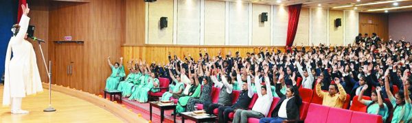 मैक में आर्ट ऑफ  लिविंग  द्वारा स्टूडेंट डेव्हलपमेंट 