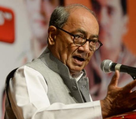 दिग्विजय पर झूठी जानकारी फैलाने के आरोप पर मामला दर्ज