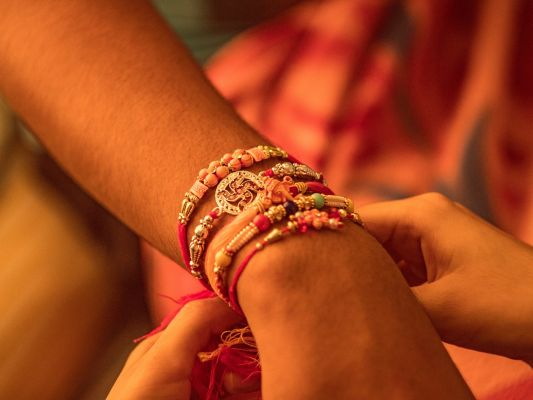 ‘छत्तीसगढ़’ का संपादकीय :   राखी बंधवाने का हकदार बनने के लिए क्या करें?