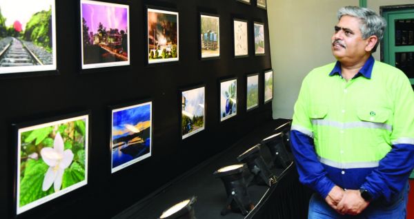 बालको की फोटोग्राफी प्रदर्शनी मल्हार  में दिखी कर्मचारियों की अनोखी प्रतिभा