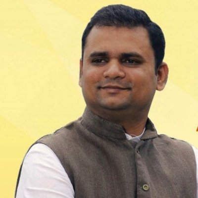 महाराष्ट्र विधानसभा अध्यक्ष सीएम शिंदे और उनके खेमे के खिलाफ अयोग्यता याचिकाओं पर 13 अक्टूबर को सुनवाई करेंगे