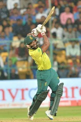 विश्व कप वार्म-अप मैच से पहले घर लौटे टेम्बा बावुमा