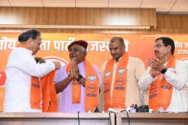 वसुंधरा गुट के नेता देवी सिंह भाटी फिर से भाजपा में शामिल