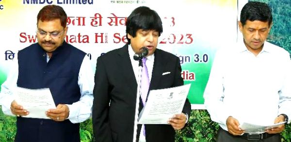 श्रमदान की भावना से स्वच्छता ही सेवा अभियान में एनएमडीसी ने लिया हिस्सा