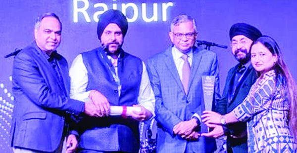 भसीन मोटर्स को संपूर्ण भारत में बेस्ट डीलर अवार्ड 