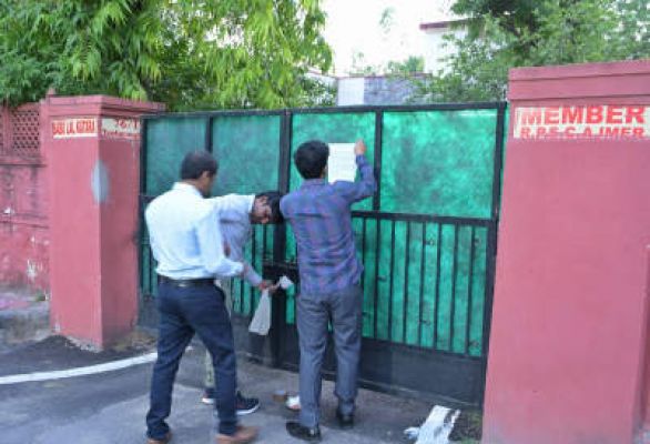 राजस्थान में पेपर लीक मामले में ईडी ने कांग्रेस नेताओं के सहयोगियों के घरों व दफ्तरों पर की छापेमारी