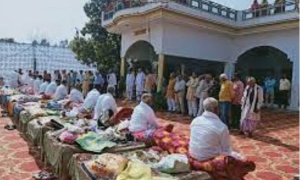 शोक के बजाय उत्सव का माहौल