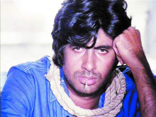 सिनेमा भाषा के नायक हैं अमिताभ बच्चन 