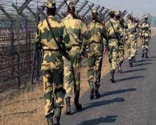 अंतरराष्ट्रीय सीमा के पास पाक रेंजर की गोलीबारी करीब सात घंटे तक जारी रही, दो घायल: बीएसएफ