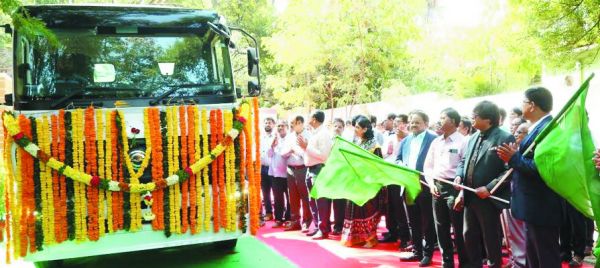मोबाइल पर्यावरण प्रयोगशाला को एनएमडीसी की हरी झंडी
