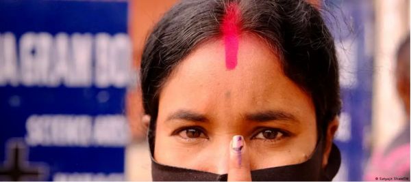 क्या होते हैं चुनावी बॉन्ड और क्यों उन पर छिड़ी है जंग