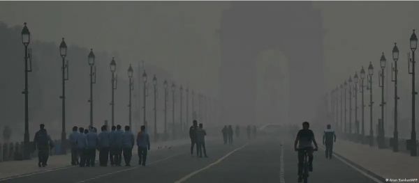 दिल्ली में एक बार फिर वायु आपातकाल