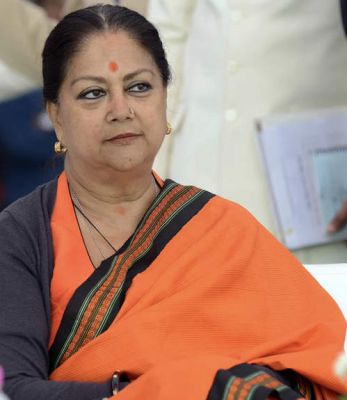 वसुंधरा ने आलाकमान के संकेतों को किया नजरअंदाज, कदम पीछे खींचने से किया इनकार