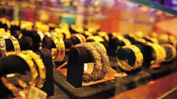 भारत में दिवाली से पहले धनतेरस पर सोने की बिक्री में तेजी