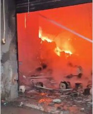 धागा बनाने वाली फैक्ट्री में भीषण आग
