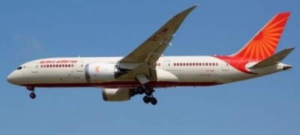 दिल्ली एयरपोर्ट पर ट्रेनिंग के दौरान एयर इंडिया के पायलट की मौत