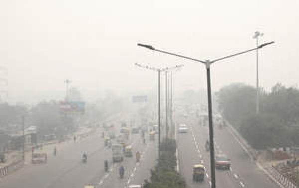 दिल्ली की हवा अब भी 'बेहद खराब'