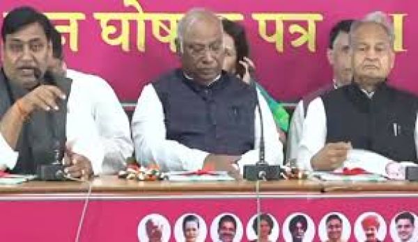 राजस्थान: कांग्रेस के घोषणापत्र में दस लाख रोजगार, किसानों को दो लाख का ब्याज मुक्त ऋण का वादा