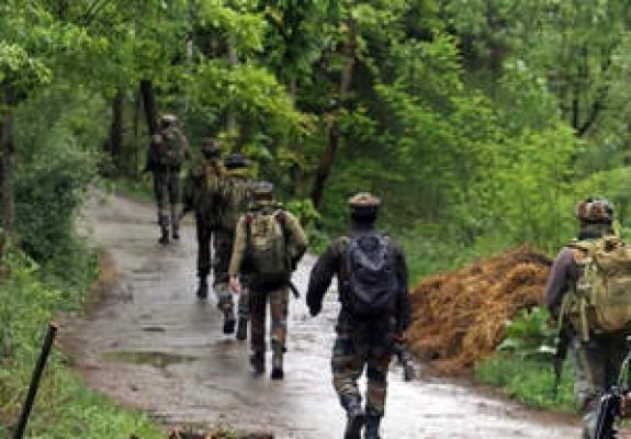 जम्मू-कश्मीर: पुंछ में एलओसी के पास सर्विस राइफल से गोली चलने से सैनिक की मौत