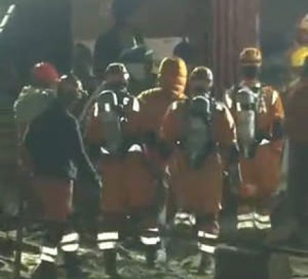 सिलक्यारा टनल हादसा: एनडीआरएफ के 10 से 12 जवान रस्सी, स्ट्रेचर और ऑक्सीजन सिलेंडर लेकर गए टनल के अंदर