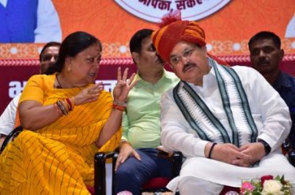 राजस्‍थान राजनीति की बदलती रेत में वसुंधरा की किस्मत अधर में