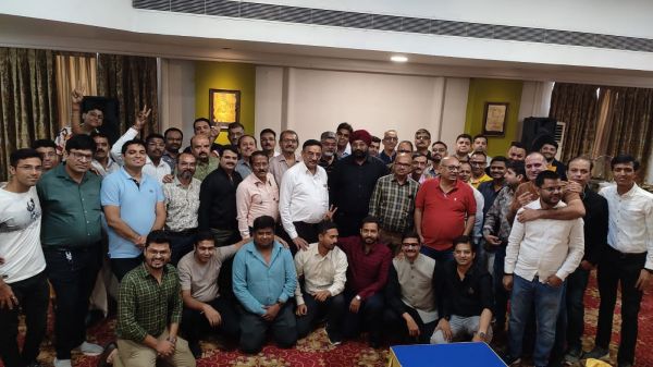 आप्टिकल एसोसिएशन के अरोरा पुन: निर्विरोध अध्यक्ष