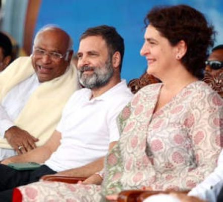 खड़गे, राहुल व प्रियंका ने तेलंगाना में मतदाताओं से की पारदर्शी सरकार चुनने की अपील