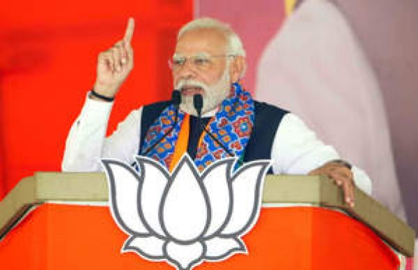 जाति जनगणना पर पीएम मोदी का पलटवार, कहा - मेरी लिए सबसे बड़ी जाति गरीब, युवा, महिलाएं और किसान