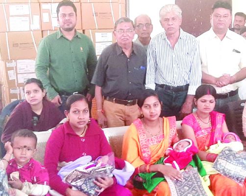 चरामेति फाउंडेशन द्वारा बेबी किट वितरण