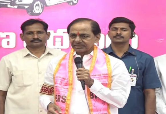 तेलंगाना में अधिकांश सीटों पर कांग्रेस आगे, केसीआर पीछे