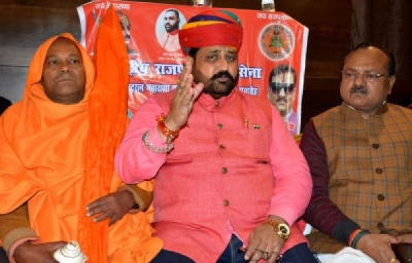 श्री राष्ट्रीय राजपूत करणी सेना के राष्ट्रीय अध्यक्ष सुखदेव सिंह गोगामेड़ी की गोली मारकर हत्या