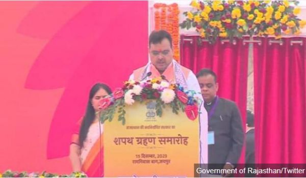 मुख्यमंत्री के शपथ ग्रहण समारोह स्थल पर कुछ लोगों ने किया जबरदस्ती घुसने का प्रयास