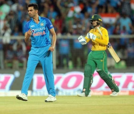 भारत के दीपक चाहर दक्षिण अफ्रीका दौरे से हटे, शमी भी बाहर