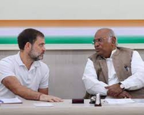 खरगे, राहुल ने लोकसभा चुनाव की तैयारियों को लेकर गुजरात के कांग्रेस नेताओं के साथ बैठक की