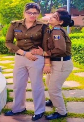महाबोधि मंदिर परिसर में 2 महिला पुलिसकर्मियों को रील्स बनाना पड़ा महंगा, हुई निलंबित